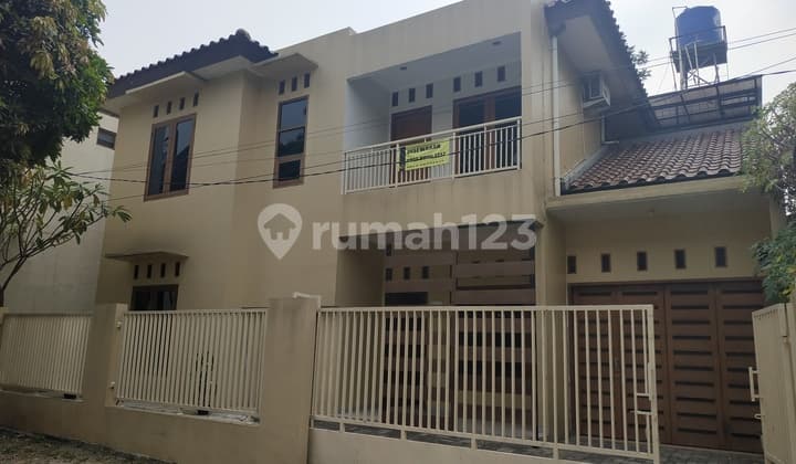 Cocok Kantor Parkir Luas 4 Mobil cck konsultan, IT dll