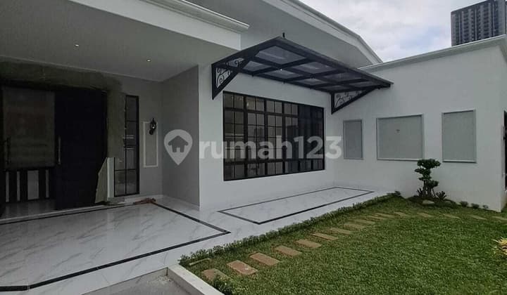 Dijual. Rumah Baru Siap Huni di Lokasi Strategis Kebayoran Baru.