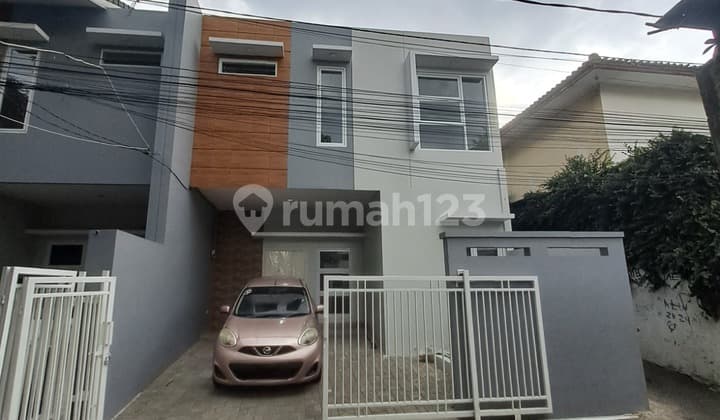 Rumah Baru di Lokasi Strategis Bangka - Kemang
