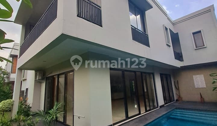 For Rent. A Modern House With Roof Top In Kemang. Must See