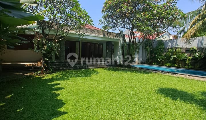 For Rent A Bright House 4BR With Large Garden And Pool Near Netherland International School, AIS