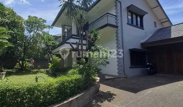 For Rent. American Classic Style House in Kebayoran Baru