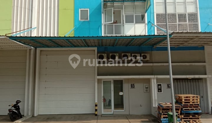 Warehouse with Office in Daan Mogot