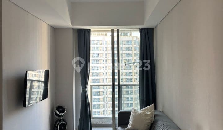 Turun Harga!!!! Dijual Apartemen Taman Anggrek Residence Type 2 br Full Furnish Siap Huni View Pool Fasilitas Lengkap Plus Club House yang Mewah Connecting Mall Hublife dan Ta Jakarta Barat