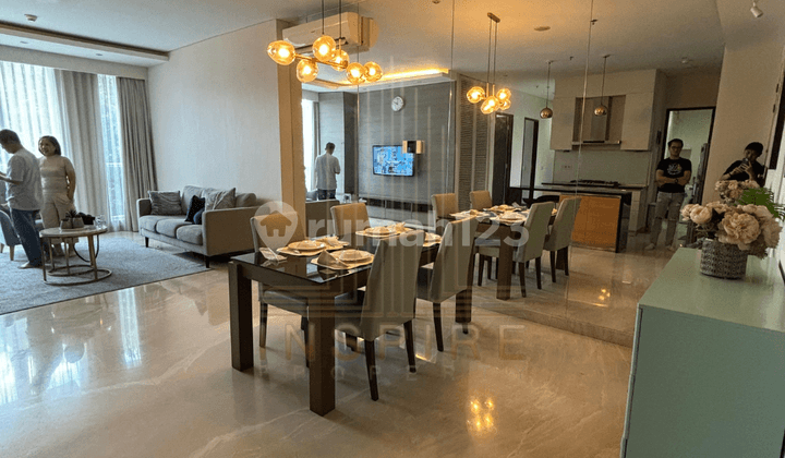 Sewa Jual Cepat Apartemen 3+1BR Four Winds, Furnished, 25 Juta