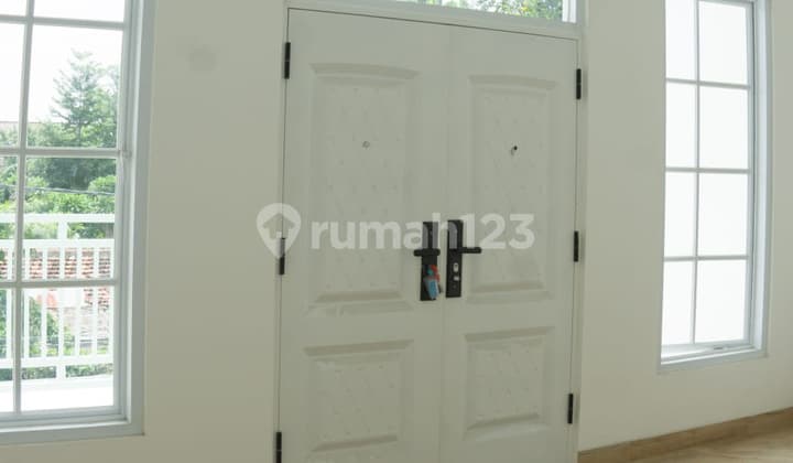 Dijual Rumah Baru Attic 4 Lantai Meruya Utara Jakarta Barat