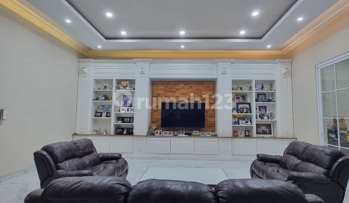 Luxury House in Hook Position Fully Furnished in Kota Baru Parahyangan Is Looking for a New Owner