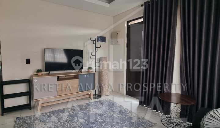 Rumah Full Furnished Dengan Posisi Hook Di Kota Baru Parahyangan