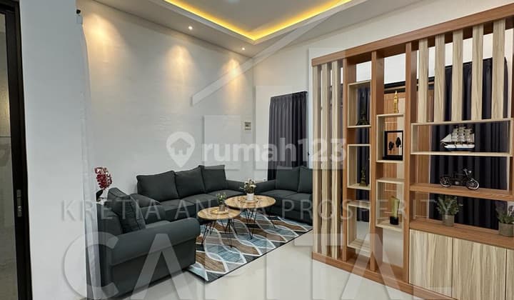 Rumah Kontrakan 2 Lantai Bagus Furnished SHM di Kota Baru Parahyangan, Bandung