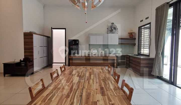 Rumah Mewah Fully Furnish di Bandoeng Tempo Doeloe Kota Baru Parahyangan Posisi Mainroad