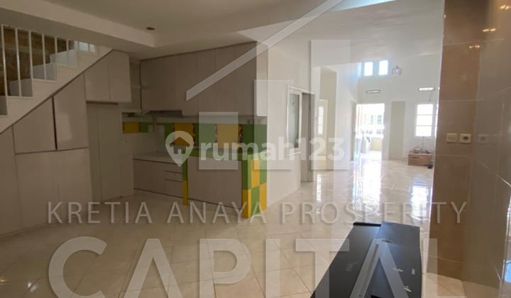 Rumah Kontrakan Bagus Semi Furnished di Kota Baru Parahyangan, Bandung