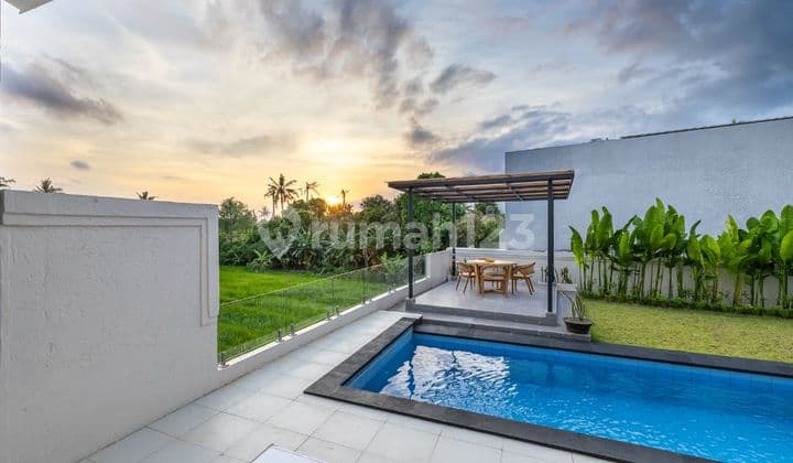 Dijual Villa Lokasi Pererenan View Sawah