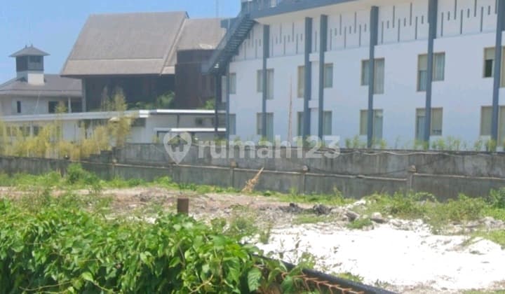 Cheap Land For Sale in Canggu, on Jalan Raya Pantai Batu Mejan.