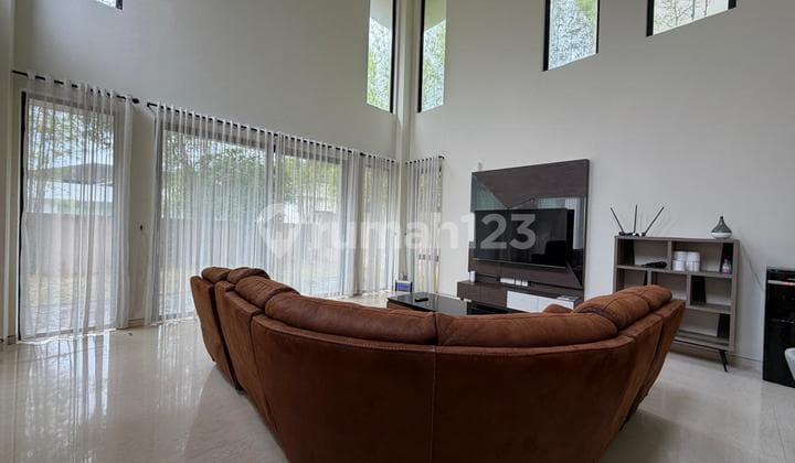 Disewakan Rumah Villa 2 Lantai di Nagoya Valley