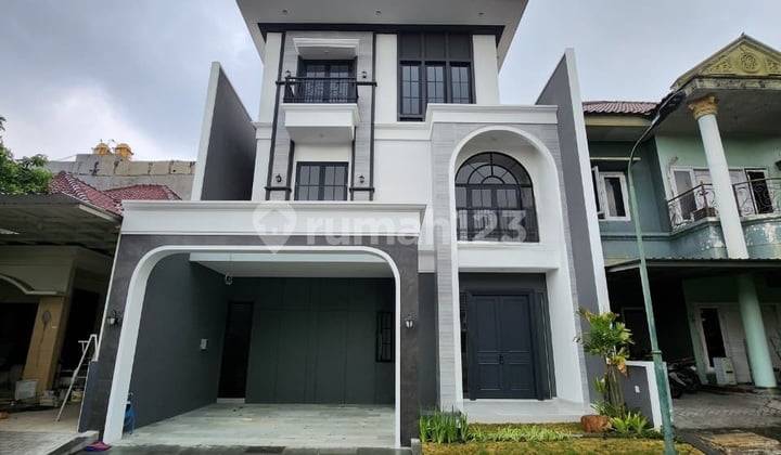 3-Story Minimalist House Villa Taman Telaga Citraland