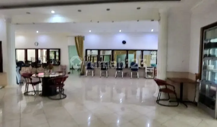 Affordable Commercial Area in Downtown Surabaya Ready to Use