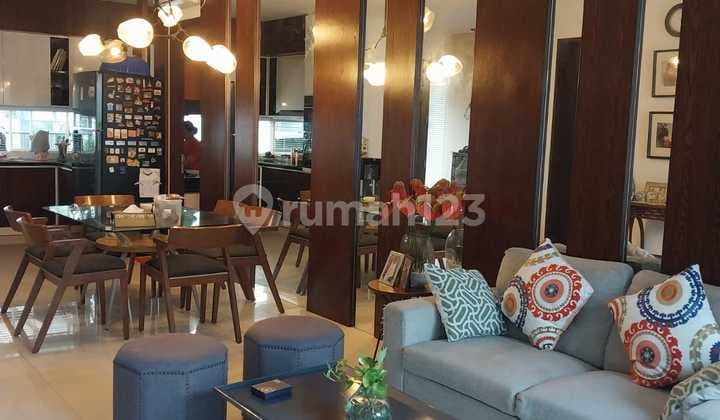 Rumah Private Pool Graha Natura Surabaya Barat Siap Huni