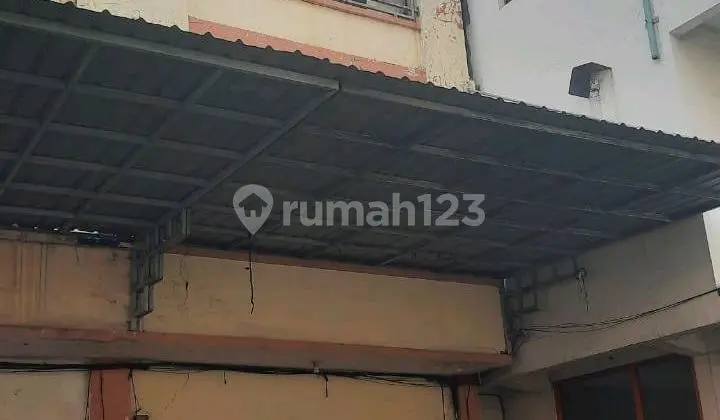 Ruko 3 Lantai Pusat Kota Surabaya Siap Huni