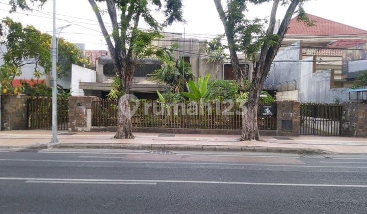 Rumah Klasik Raya Darmo Surabaya Pusat Siap Huni