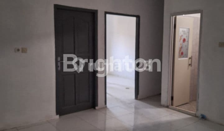 RUMAH DUA LANTAI SIAP HUNI LOKASINYA STRATEGIS AKSES MUDAH DEKAT TOLL BEKASI