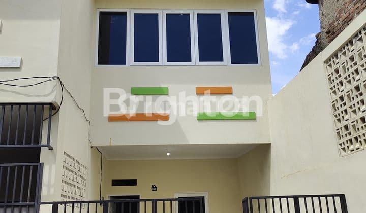 RUMAH TINGGAL DUA SEPEREMPAT LANTAI SIAP HUNI AKSES MUDAH KEMANA MANA CENGKARENG JAKARTA BARAT