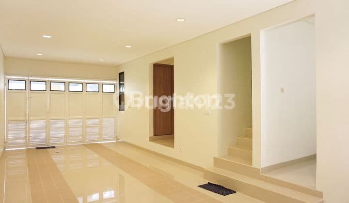 RUMAH TINGGAL BARU TIGA SETENGAH LANTAI SIAP HUNI AKSES MUDAH KEMANA MANA LOKASINYA SANGAT STRATEGIS SUNTER JAKARTA UTARA