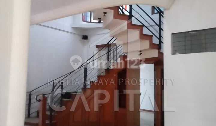 A Cozy House in Sukamulya Indah, Perfect for Offices or Large Families
