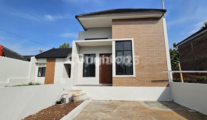 Rumah Murah Modern Minimalis Serasa Tinggal Di Villa, Tembalang