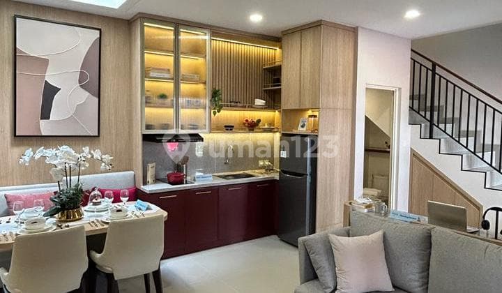 Rumah 3 Lantai Gading Serpong Dekat Ruko Aniva dan Pasadena