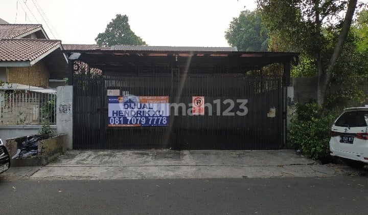 Rumah Tua Tomang,ngantong.belakang Roxy Square.jalan 3 Mobil.