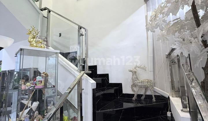 For Quick Sale, Nice Minimalist House. 2 Floors, Sunter Hijau.