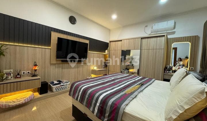 Jarang Ada!! Rumah Bagus Minimalis Japandi Scandinavia Siap Huni 3 Lantai Belakang Mkg