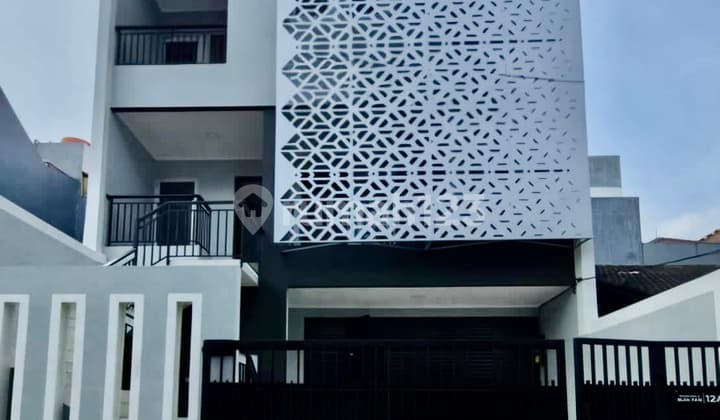 Turun Harga! Rumah Baru 3.5 Lantai Kelapa Gading Dekat Mkg