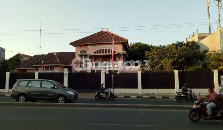 Rumah Dipusat Kota Lokasi Premium Pinggir Jalan Raya Jati Asih