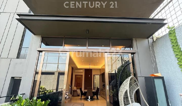 Rumah 3 Lantai Dalam Townhouse Hanya 3Km Ke Kemang Village