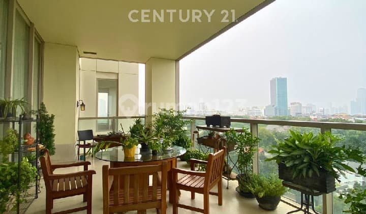 Apartemen Mewah 3 Kamar Lokasi Strategis di Darmawangsa Residence