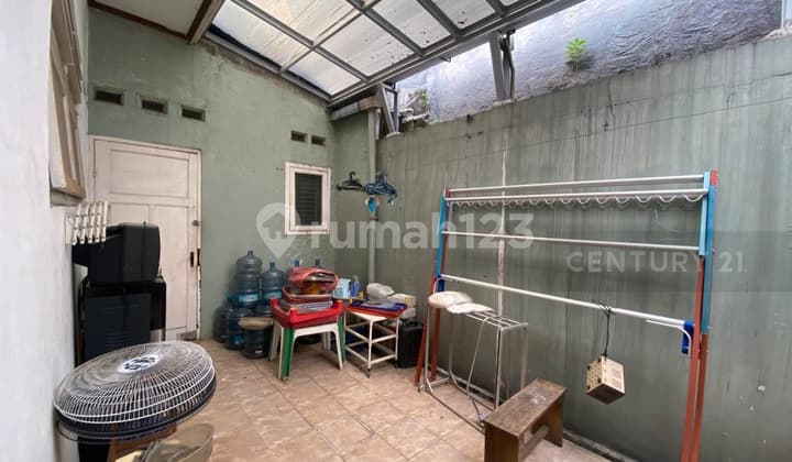 Rumah Lama Layak Huni Ddlalam Kompleks Di Kalibata