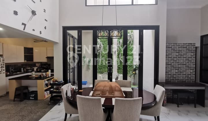 Minimalist House With Rooftop Menteng Bintaro