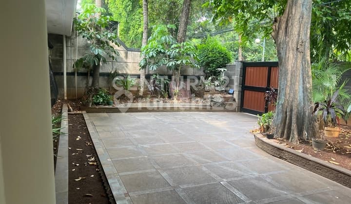 Harga Terbaik, Rumah Siap Huni Dengan Taman Depan Dan Belakang