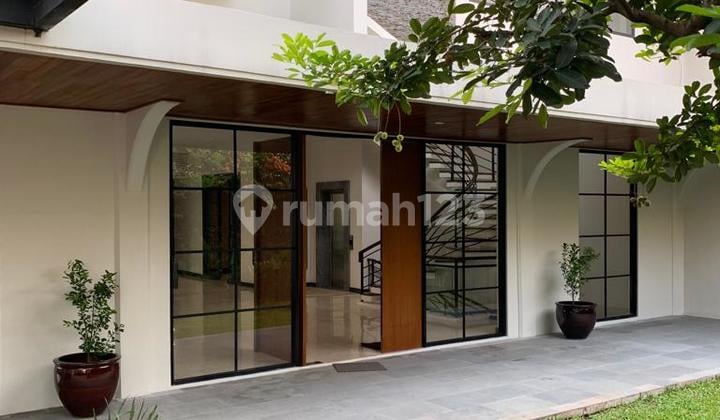 Dijual Rumah Cozy Di Lokasi Yang Sangat Strategis Di Jaksel