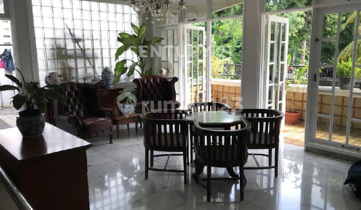 Rumah di Kebayoran Baru Lokasi Strategis