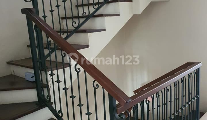 Good Ready-to-Occupy House in Turangga, Gatot Subroto