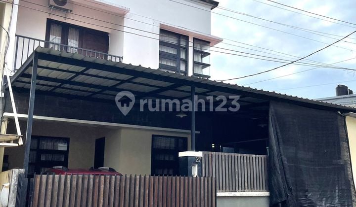 Rumah Modern Minimalist 2 Lantai Dalam Cluster