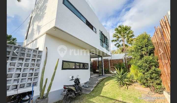 Di Jual Vila di Melasti Beach, Jl. Melasti, Ungasan, Kuta Selatan, Badung, Bali, Indonesia, 80361, Jimbaran 135.0 m² SHM