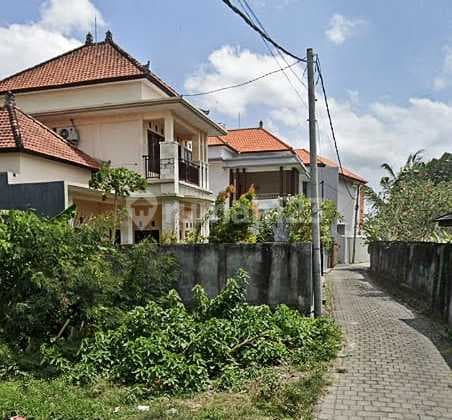 Di Jual Tanah di Jl. Raya Padonan No. 2, Tibubeneng, Kuta Utara, Badung, Bali, Indonesia, 80361, Canggu SHM 200.0 m²