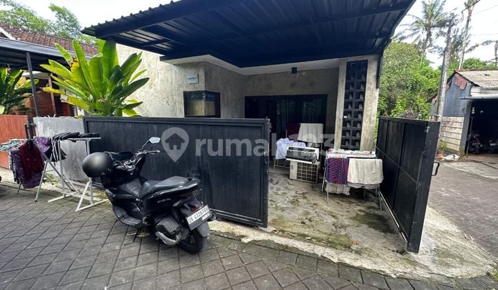 Rumah Minimalist Modern Siap Huni yang Berlokasi di Areal Buduk