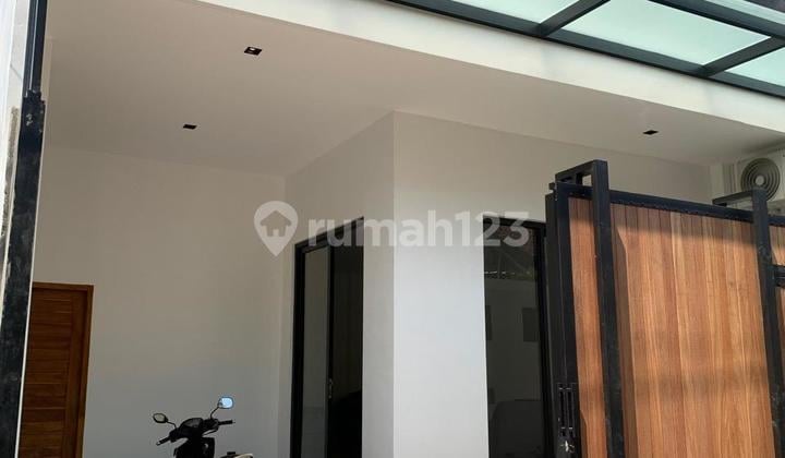 Rumah 2 Lantai Jalan Nyansa Indah V Taman Griya