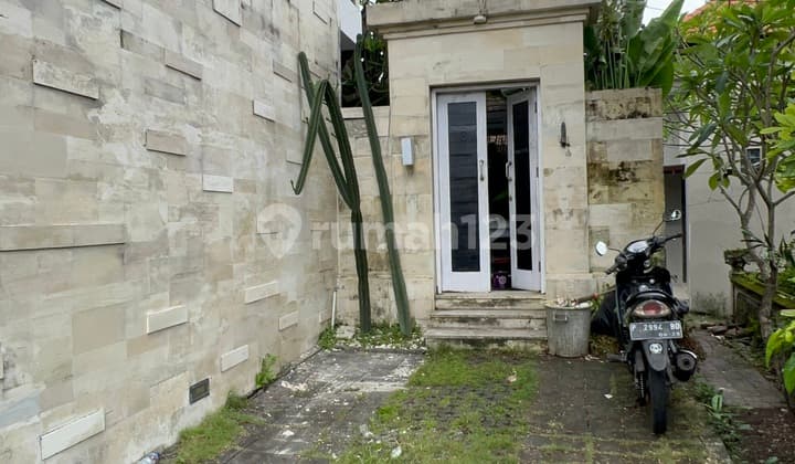 Rent Villa@umalas Badung Bali Cheap Villa at Jl. Umalas No.2, Kerobokan Kelod, North Kuta District, Badung Regency, Bali 80361, Umalas