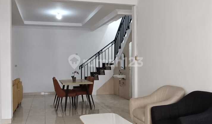 Dijual Rumah 2 Lantai di Dahlia Loka, Graha Raya