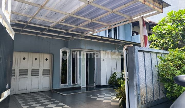Dijual Rumah Strategis, Kebun Jeruk Indah, Investasi Menarik